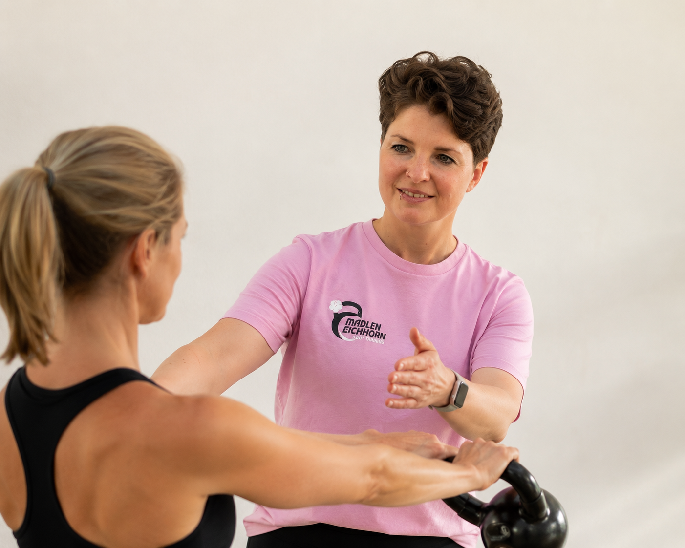 Kettlebell-Regal im Studio – Ausstattung für das Kleingruppentraining